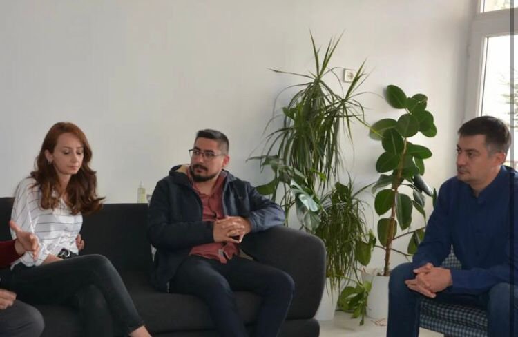 BURAK COP ÖĞRENCİSİN EVİNE MİSAFİR OLDU