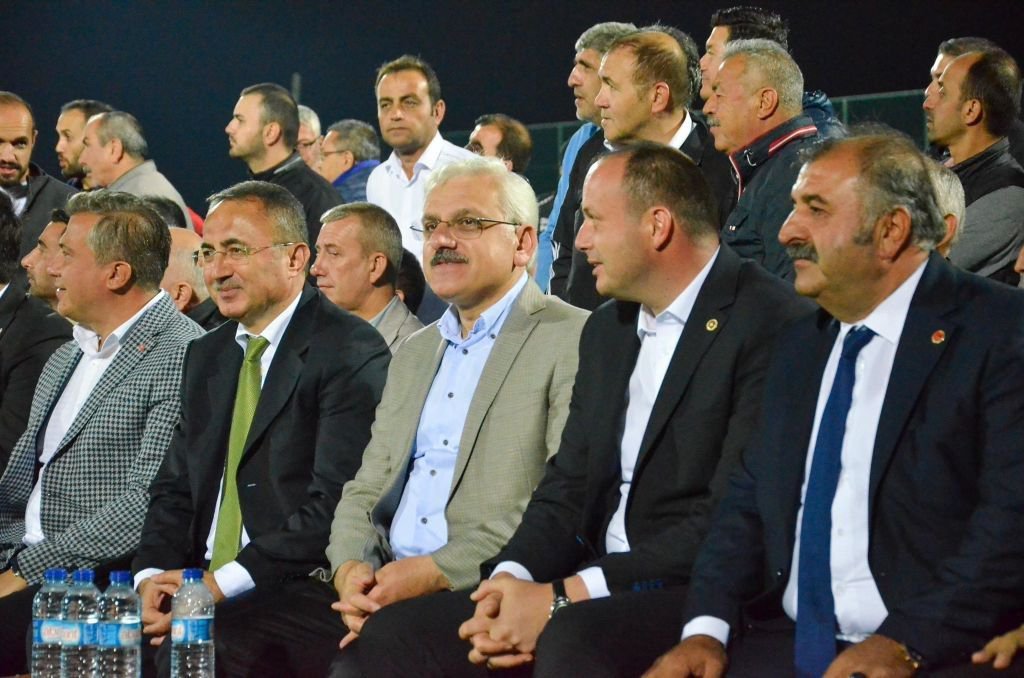 BÜYÜK TURNUVANIN ŞAMPİYONU BANAZ KÖYÜ...