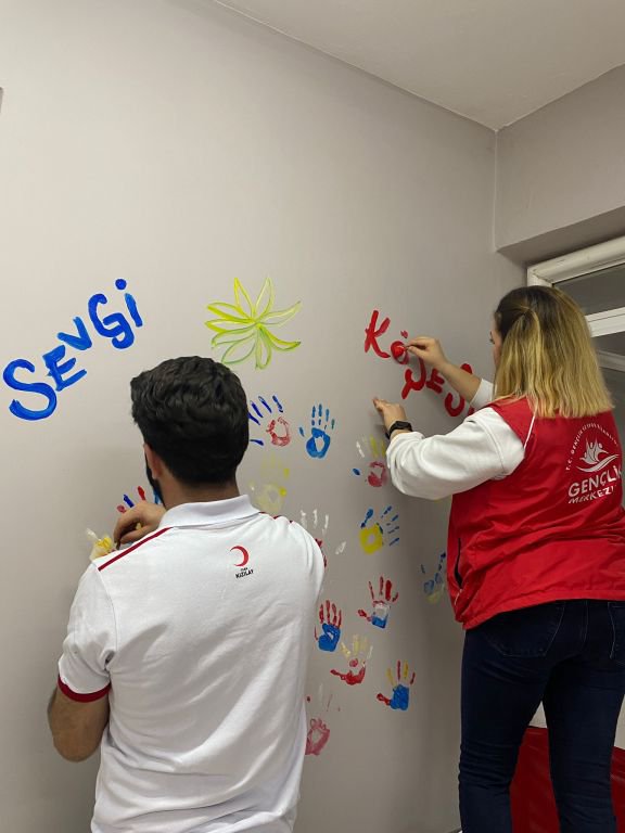 DEPREMZEDE ÇOCUKLARA MORAL GÜNÜ