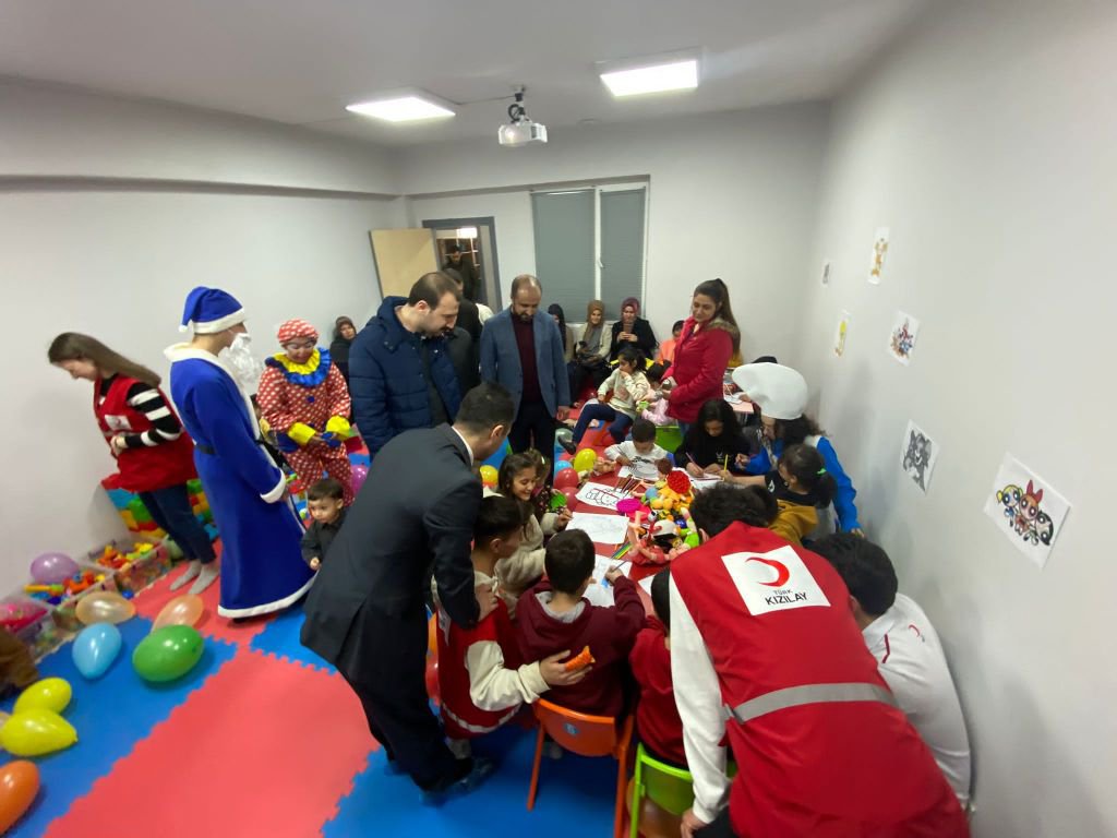 DEPREMZEDE ÇOCUKLARA MORAL GÜNÜ