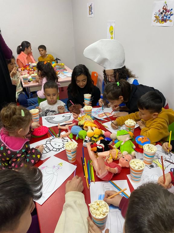 DEPREMZEDE ÇOCUKLARA MORAL GÜNÜ