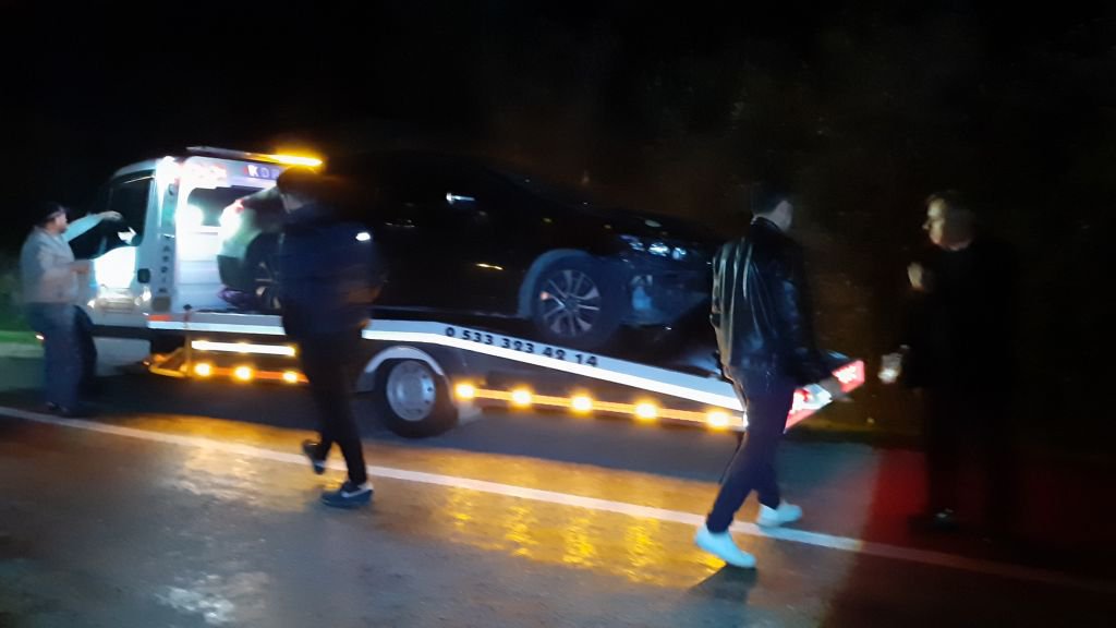 GECE SAATLERİNDE FECİ KAZA… KAFA KAFAYA ÇARPIŞTILAR…
