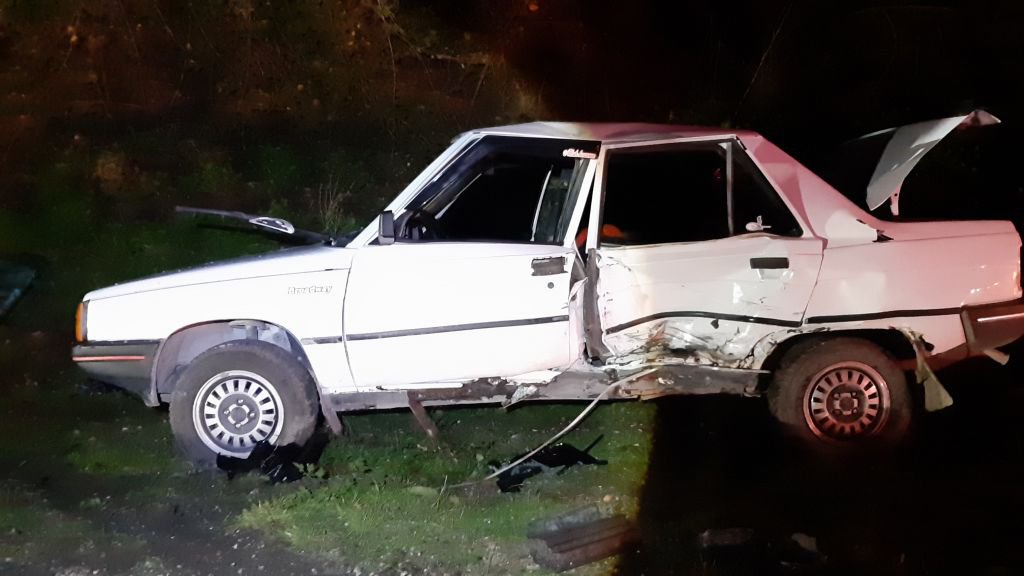 GECE SAATLERİNDE FECİ KAZA… KAFA KAFAYA ÇARPIŞTILAR…