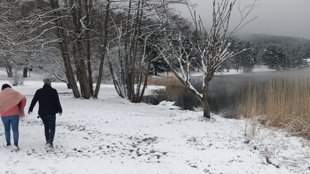 GÖLCÜK BEYAZ GELİNLİĞİNİ GİYDİ