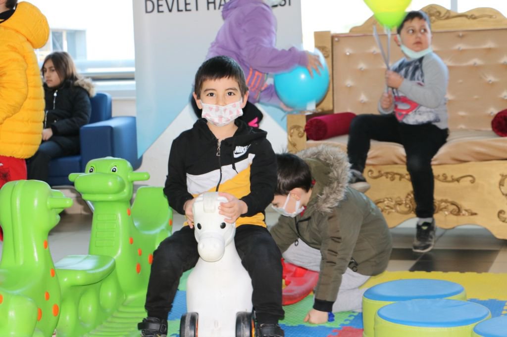 HASTANEDE SÜNNET ŞÖLENİ