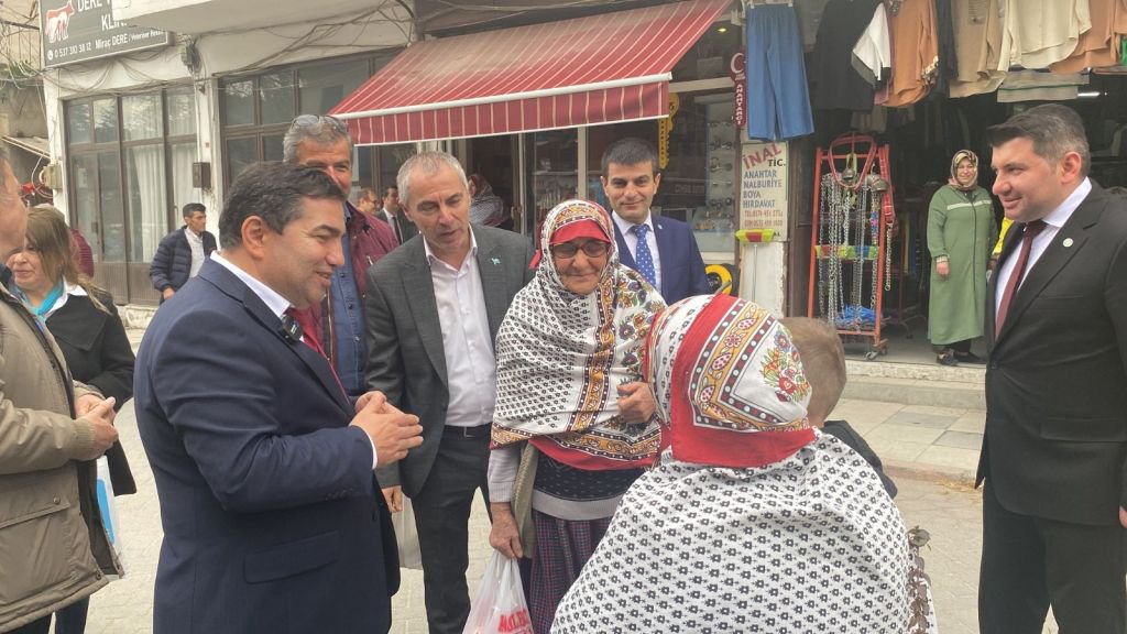 İYİ PARTİ TAM KADRO ÇALIŞIYOR....