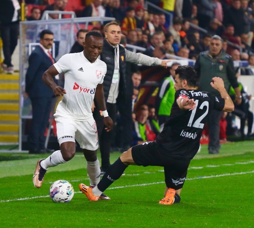 İZMİR’DE 3 PUAN KAÇTI