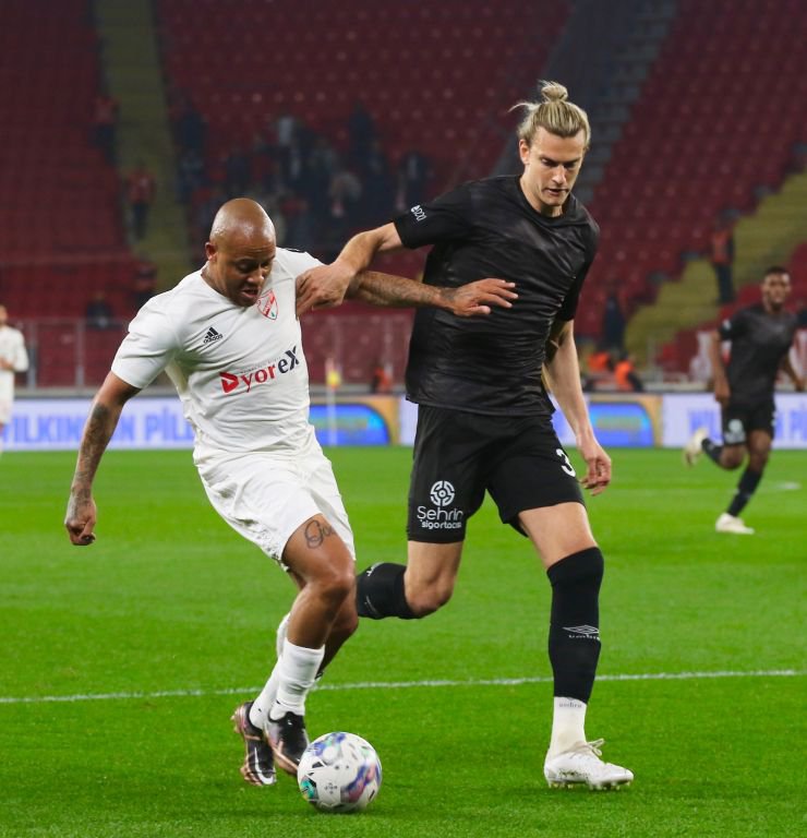 İZMİR’DE 3 PUAN KAÇTI