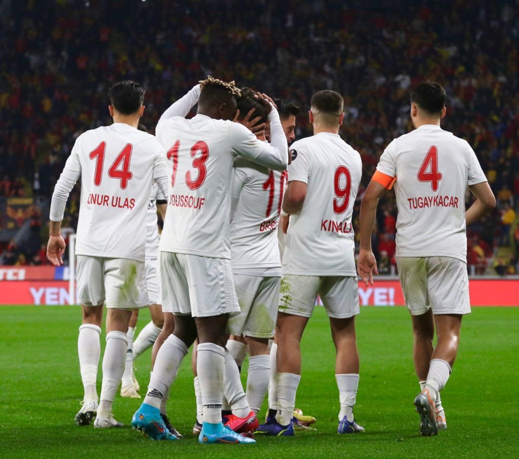 İZMİR’DE 3 PUAN KAÇTI