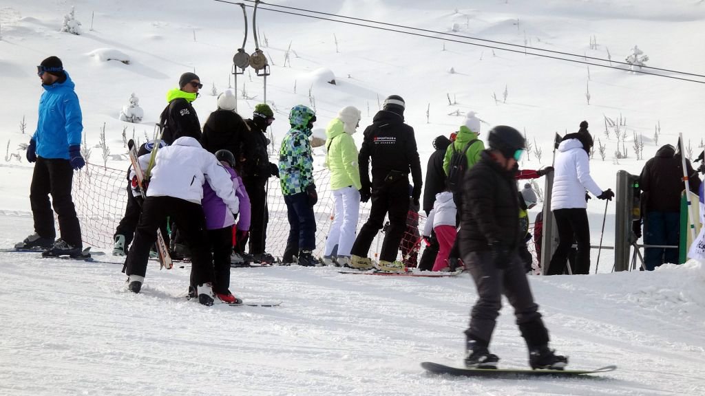 KARTALKAYA'DA YARIYIL TATİLİ YOĞUNLUĞU