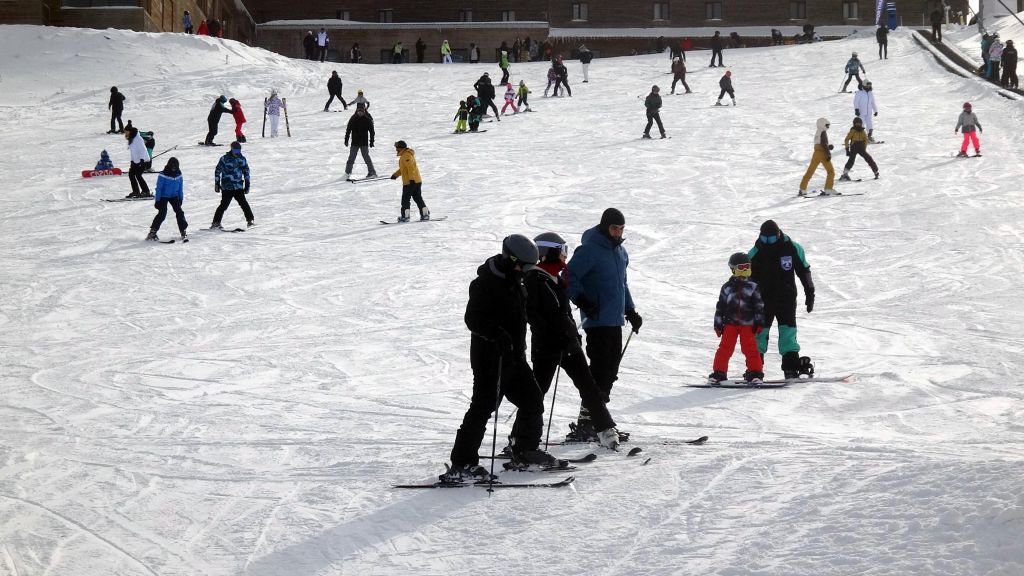 KARTALKAYA'DA YARIYIL TATİLİ YOĞUNLUĞU
