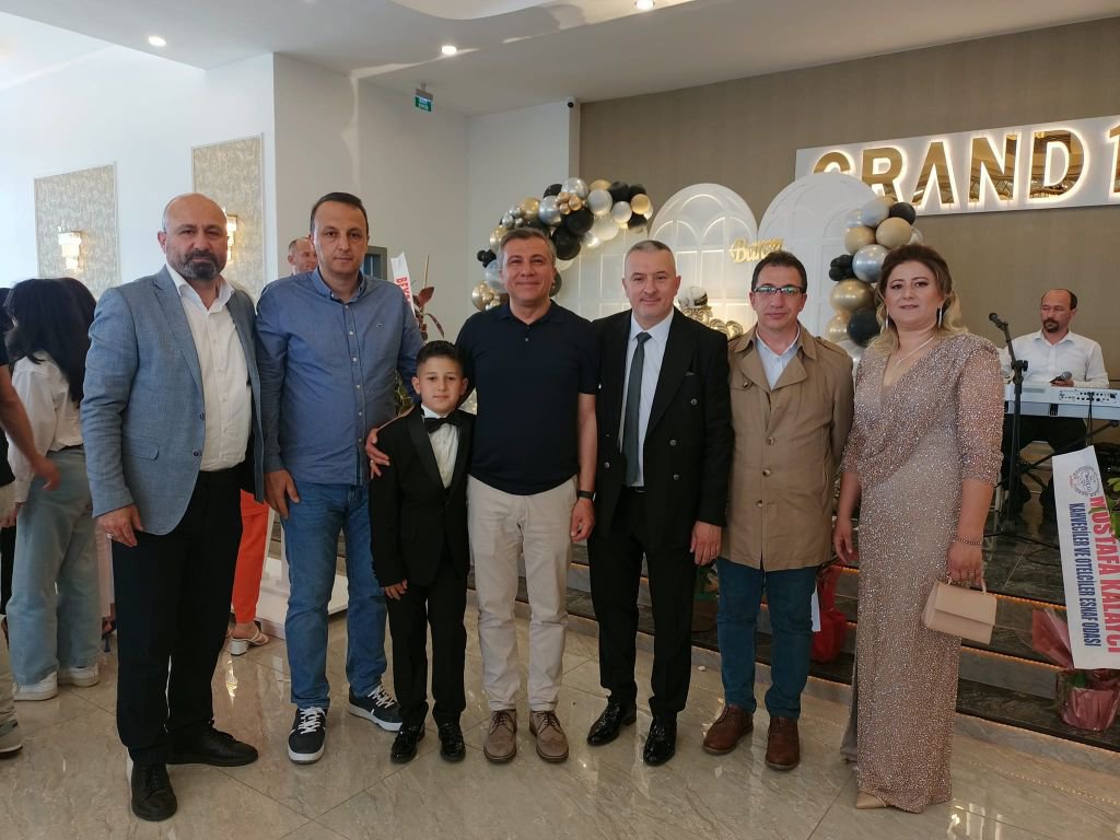 KOLLUDEMİROĞLU AİLESİNİN MUTLU GÜNÜ....