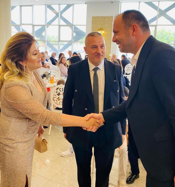 KOLLUDEMİROĞLU AİLESİNİN MUTLU GÜNÜ....