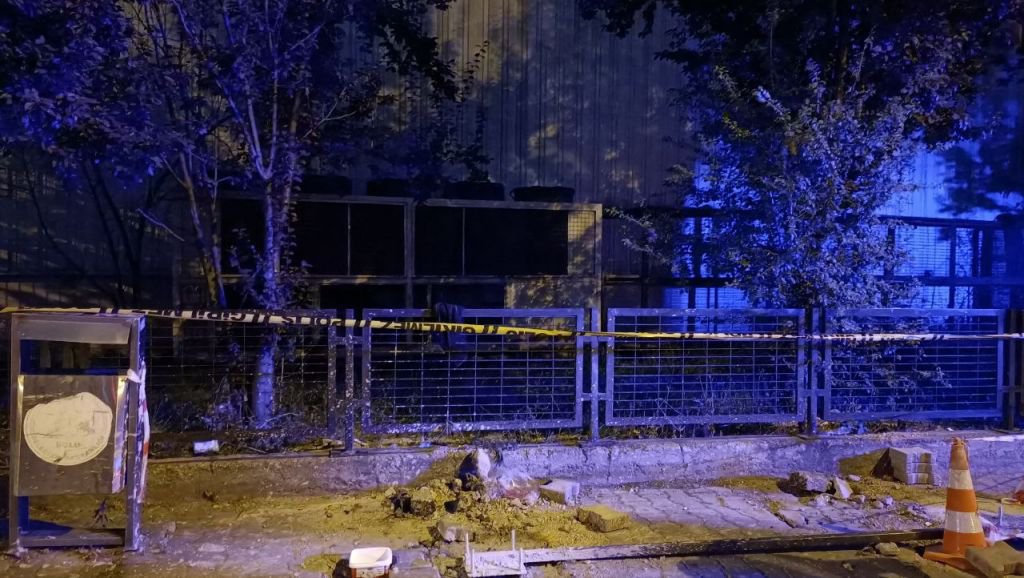 MİGROS’TA KLİMA PATLADI: 2 METRE FIRLAYAN İŞÇİ AĞIR YARALANDI