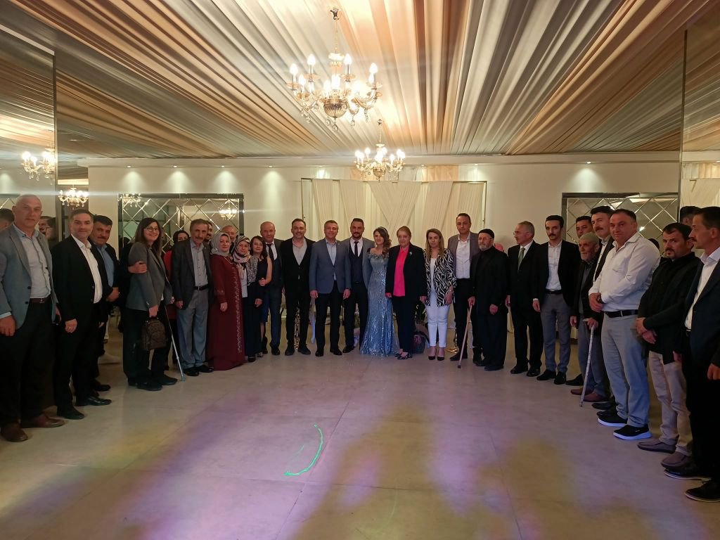 MUTLULUKLAR DİLİYORUZ