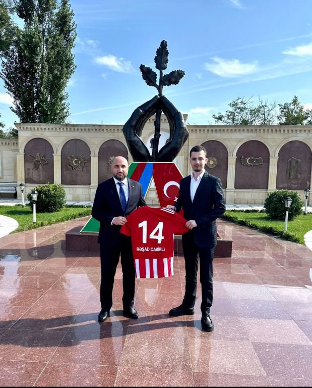 RAYESS ÇİKOLATA DÜNYAYA AÇILIYOR