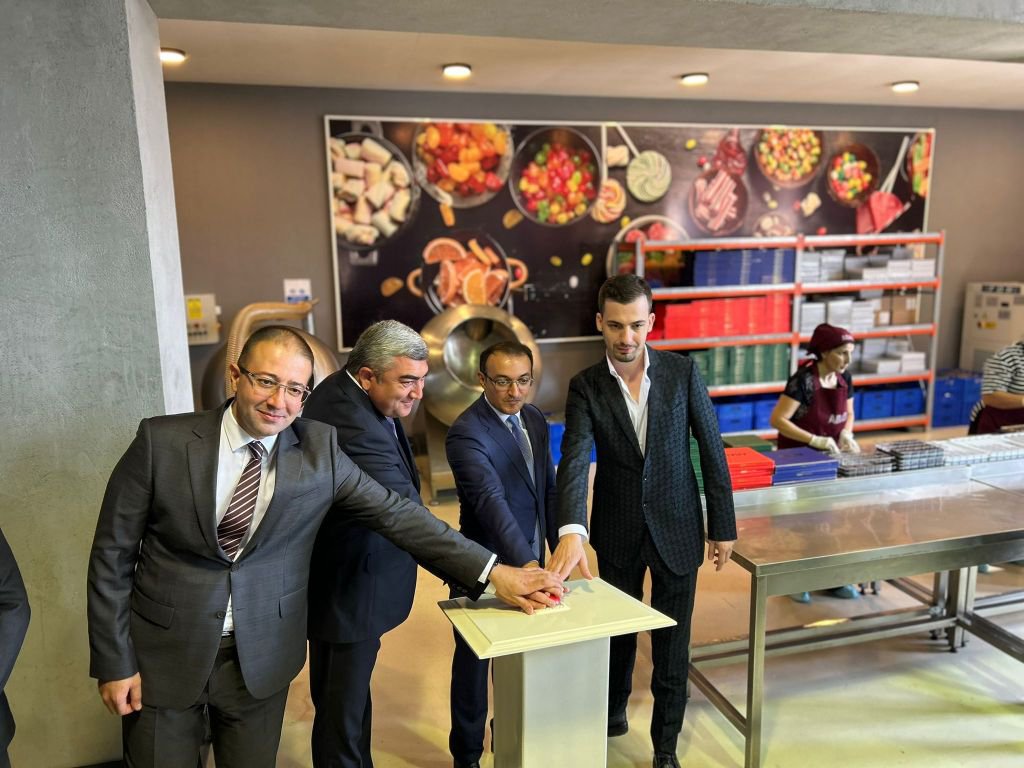 RAYESS ÇİKOLATA DÜNYAYA AÇILIYOR