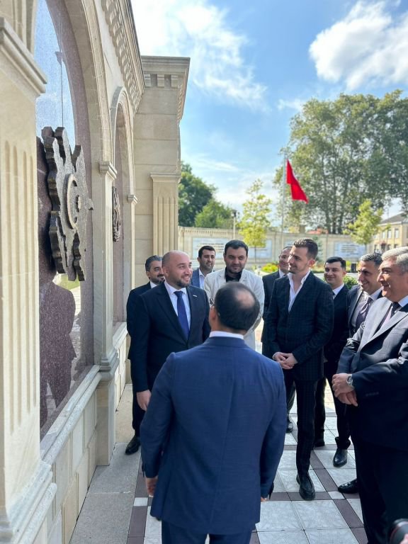 RAYESS ÇİKOLATA DÜNYAYA AÇILIYOR