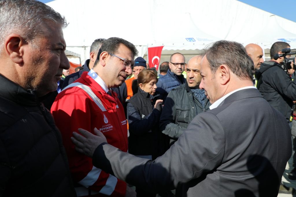 TANJU ÖZCAN YENİDEN DEPREM BÖLGESİNDE...