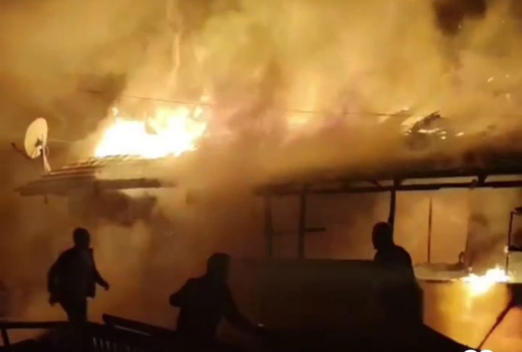 TEK KATLI EV ALEV ALEV YANDI