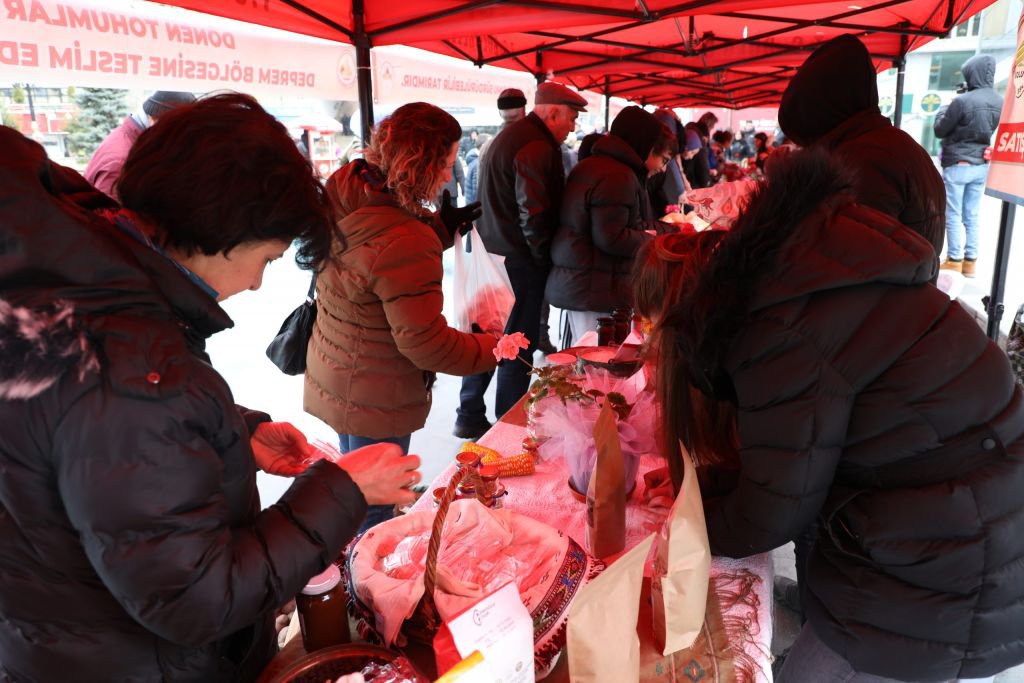TOHUM DEĞİŞİMİ VE DESTEKLEME GÜNÜ’NE YOĞUN İLGİ