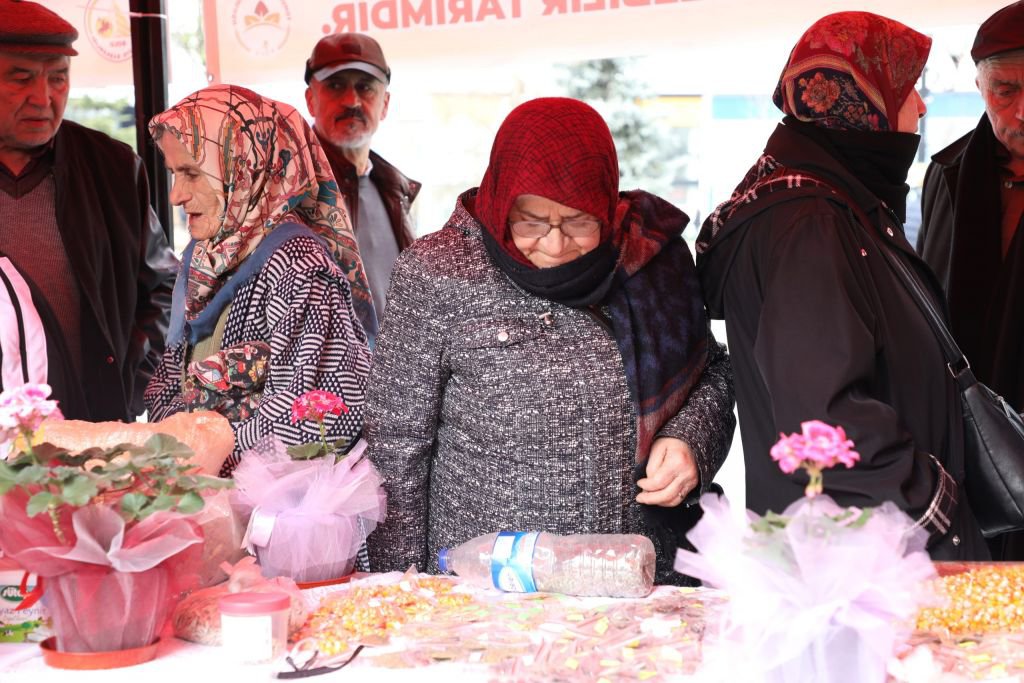 TOHUM DEĞİŞİMİ VE DESTEKLEME GÜNÜ’NE YOĞUN İLGİ