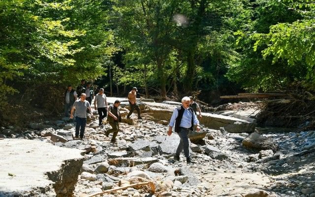 VALİ KILIÇ FELAKET BÖLGESİNDE....