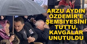 ISLANMASIN DİYE ŞEMSİYESİNİ TUTTU