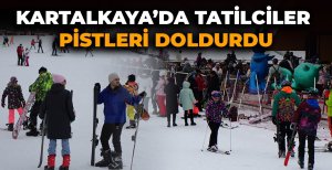 KARTALKAYA'DA TATİLCİLER PİSTLERİ DOLDURDU