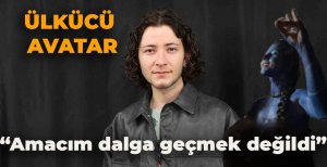 OTOBÜSTE AVATAR KOSTÜMÜYLE İZMİR MARŞI SÖYLEDİ: "AMACIM DALGA GEÇMEK DEĞİLDİ"