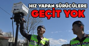 BAYRAM TATİLİ YOLUNDA HIZ YAPAN SÜRÜCÜLERE GEÇİT YOK