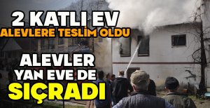 BOLU'DA KORKUTAN YANGIN... 2 KATLI EV ALEVLERE TESLİM OLDU... ALEVLER YAN EVE DE SIÇRADI