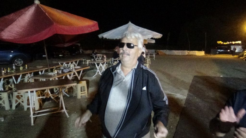 39 YIL ÖNCE GÖZLERİNİ KAYBETTİ AMA NEŞESİNİ KAYBETMEDİ