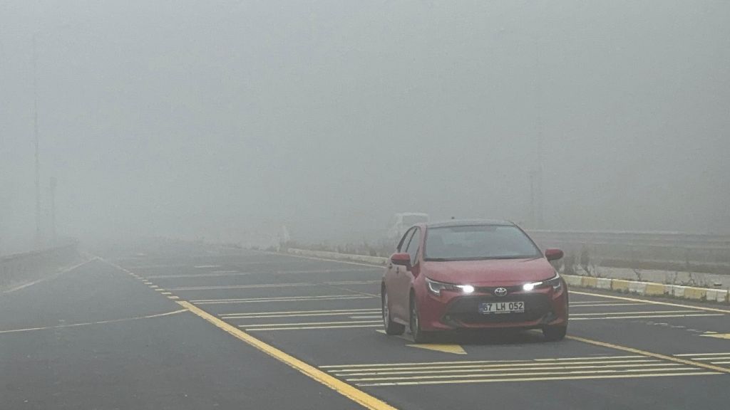 BOLU DAĞI’NDA SİS ETKİLİ OLUYOR