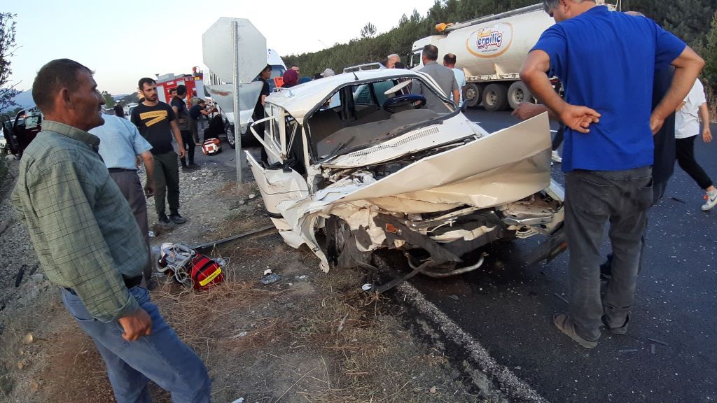 BOLU- MUDURNU YOLUNDA FECİ KAZA: 1 ÖLÜ, 1 YARALI