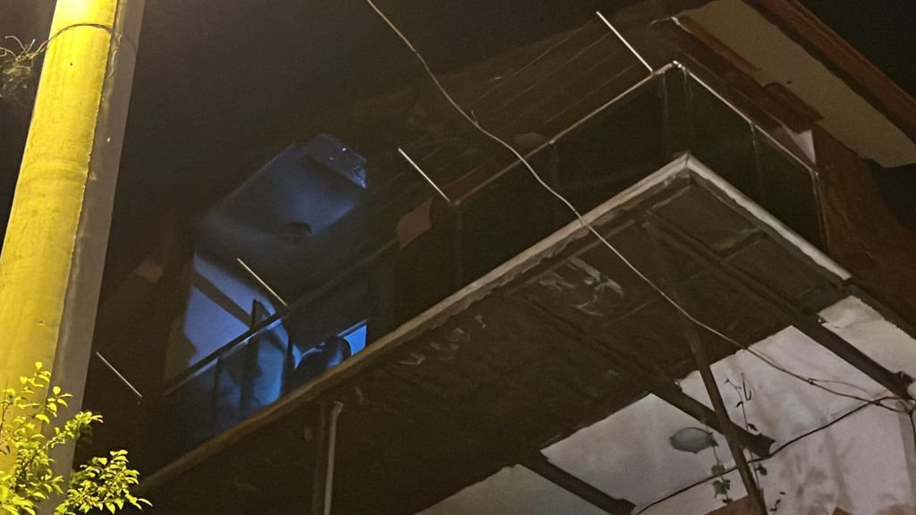 BOLU'DA 3 KATLI EVDE YANGIN PANİĞİ