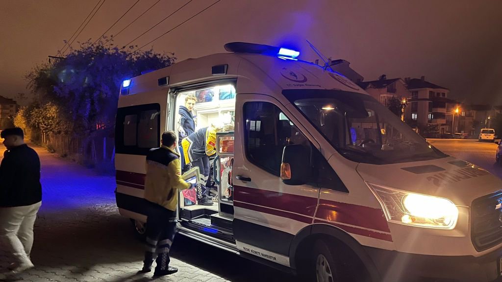 BOLU’DA GECENİN SICAK HABERİ… 18 YAŞINDAN KÜÇÜK GENÇLER ARASINDA BIÇAKLI KAVGA… 2 YARALI