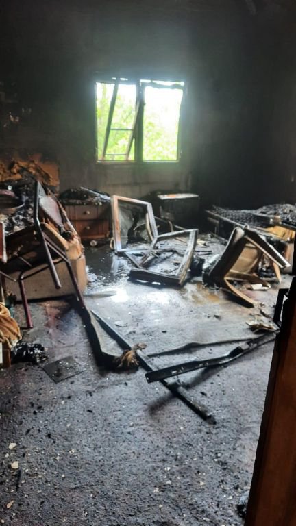 BOLU'DA İKİ KATLI EV ALEV ALEV YANDI...