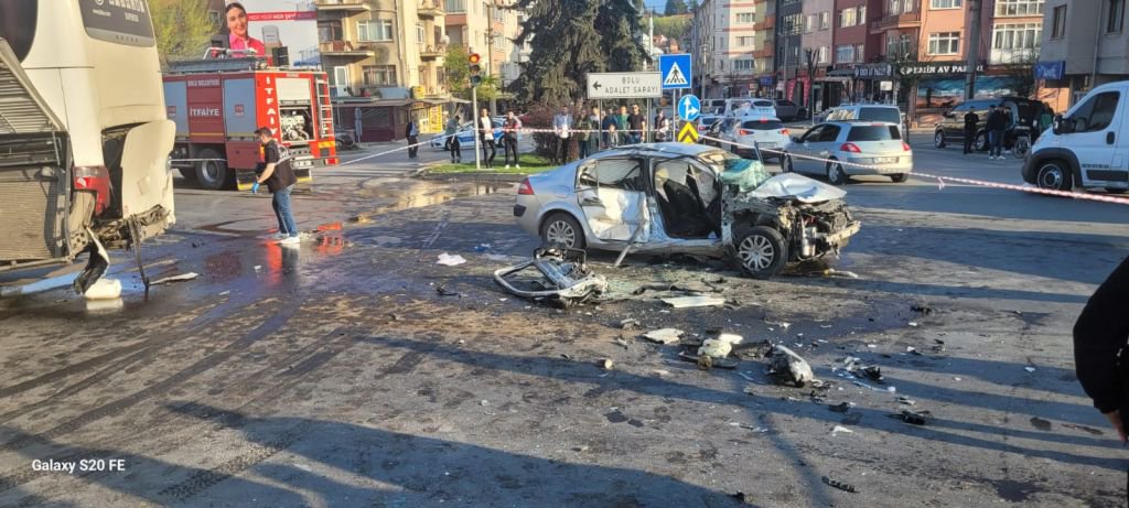 BOLU'DA KORKUNÇ KAZA... YARALILAR VAR