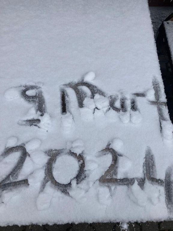 BOLU'DA MART KAPIDAN BAKTIRDI... DOĞA HARİKASI GÖLCÜK BEYAZ ÖRTÜYLE KAPLANDI