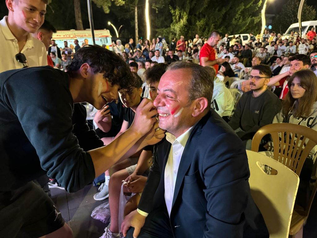 BOLU’DA MİLLİ MAÇ COŞKUSU BOLU BELEDİYESİ İLE YAŞANDI