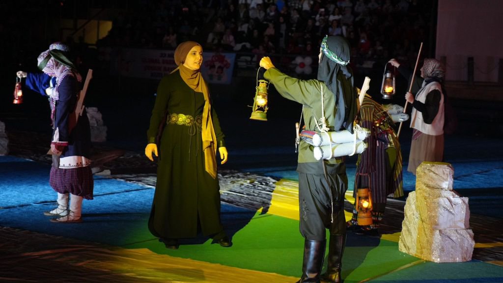 BOLU'DA MUHTEŞEM ÇOCUK BAYRAMI... 1453'TEN 1920'YE TARİHİ ANLARI SERGİLEDİLER