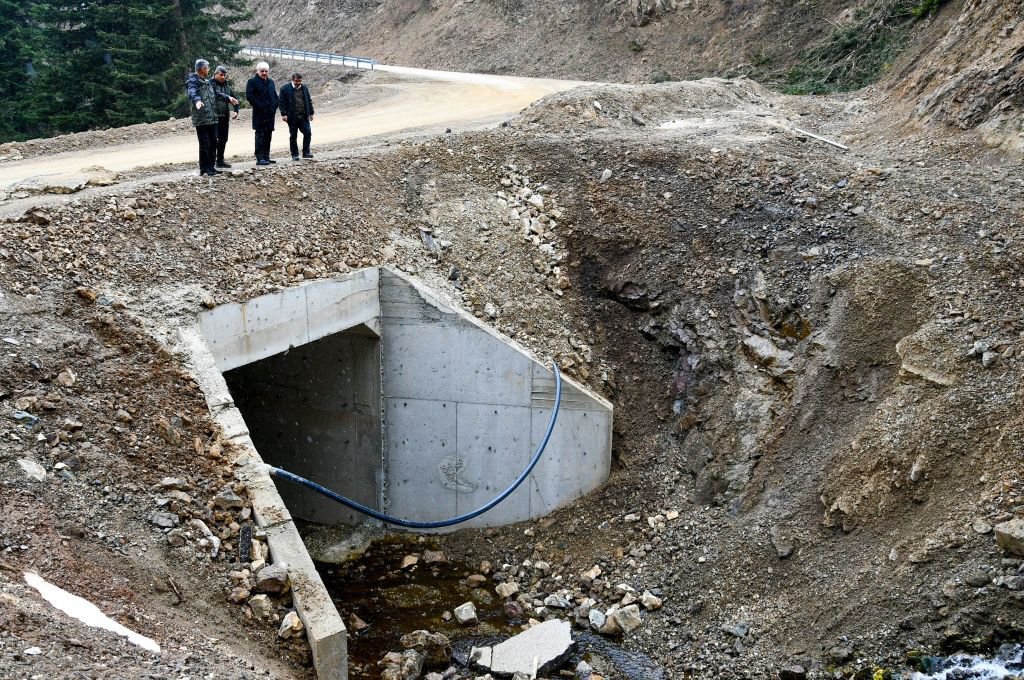 BOLU'DA SELDEN ZARAR GÖREN YOLDA SON DURUM