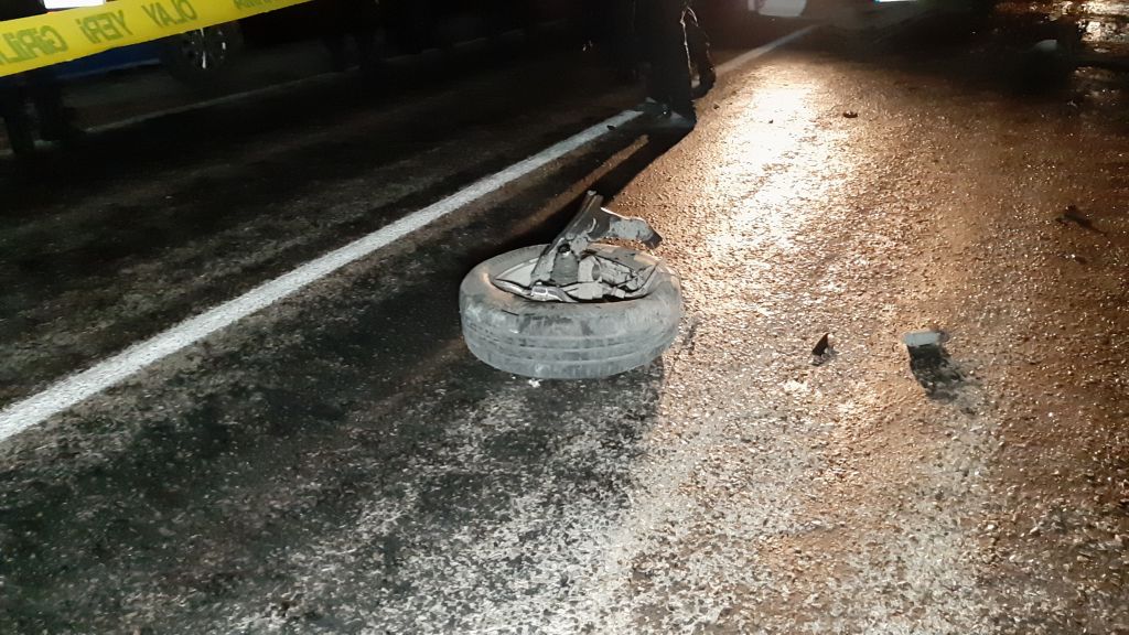 BOLU'DA TIR İLE OTOMOBİL ÇARPIŞTI: 1 ÖLÜ