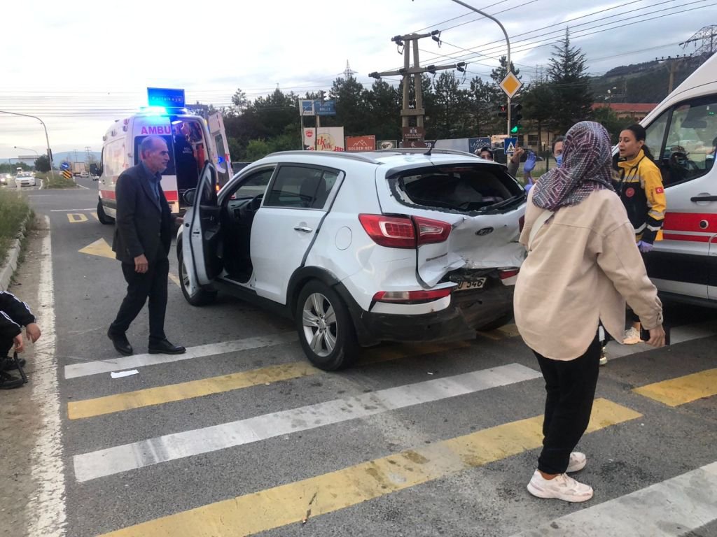 BOLU’DA ZİNCİRLEME KAZA: 7 YARALI