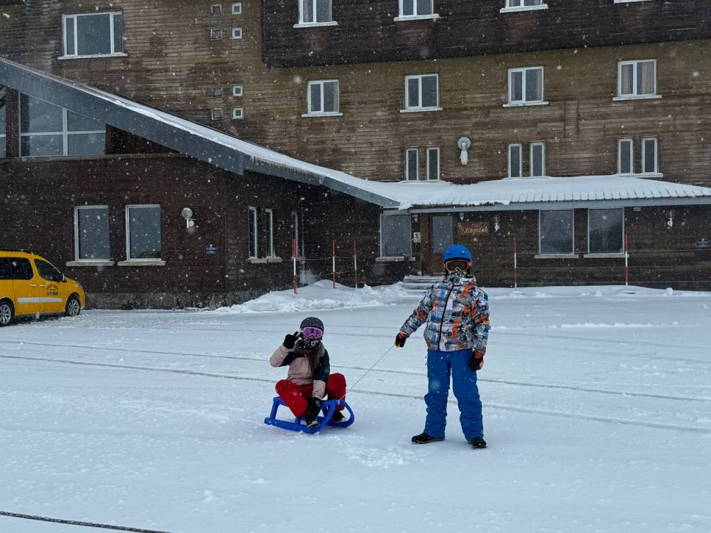 BOLU'NUN YÜKSEKLERİNDE KAR YAĞIŞI BAŞLADI...