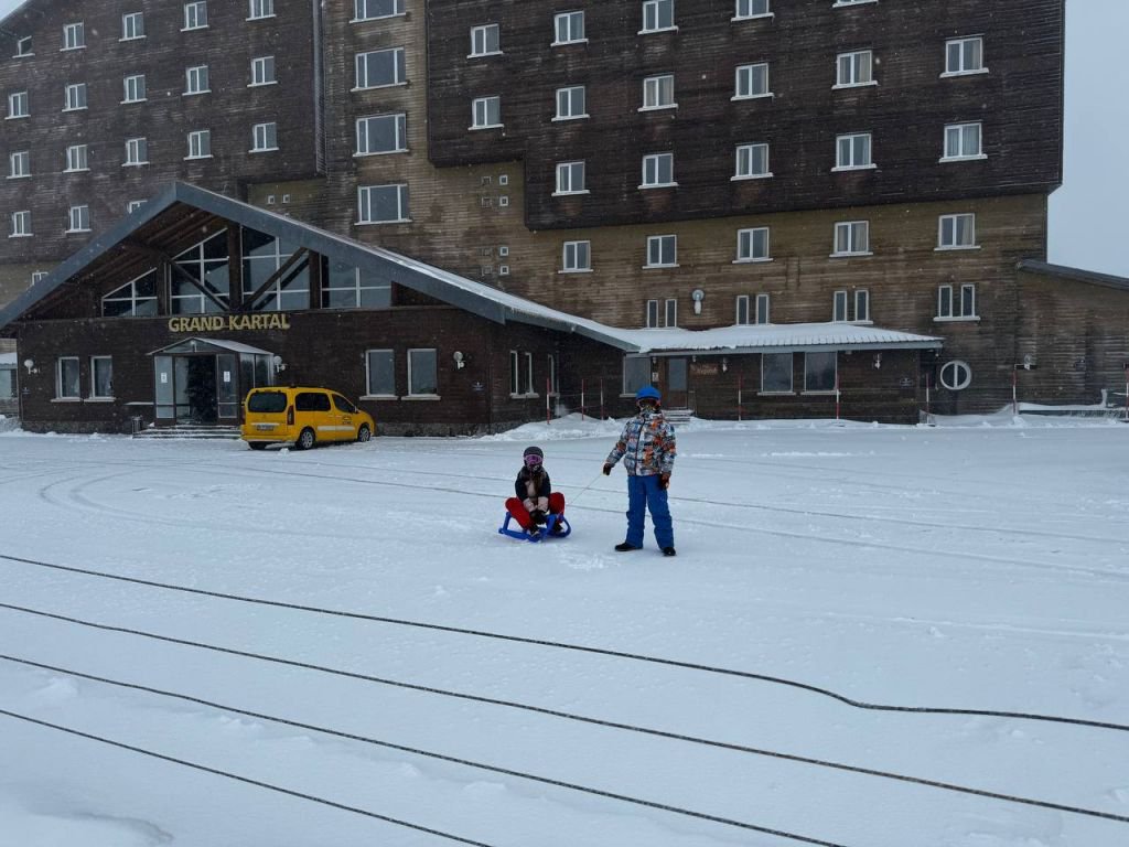 BOLU'NUN YÜKSEKLERİNDE KAR YAĞIŞI BAŞLADI...