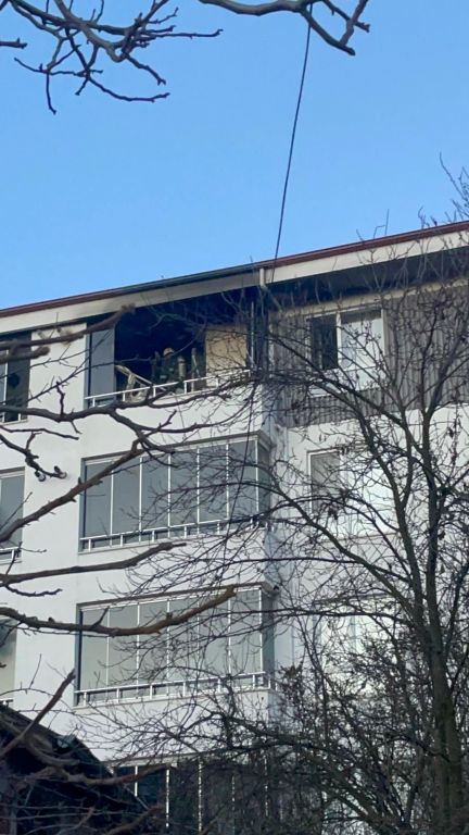 DOĞALGAZ KOMBİSİ YANGIN ÇIKARDI: 3 KİŞİ DUMANDAN ETKİLENDİ