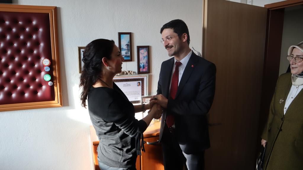 ESKİ MESAİ ARKADAŞLARININ DESTEĞİNİ İSTEDİ