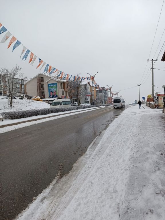 GEREDE BEYAZ ÖRTÜYLE KAPLANDI